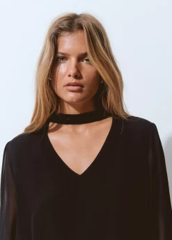 Brownie Camisas Y Blusas*Blusa detalle choker Negro
